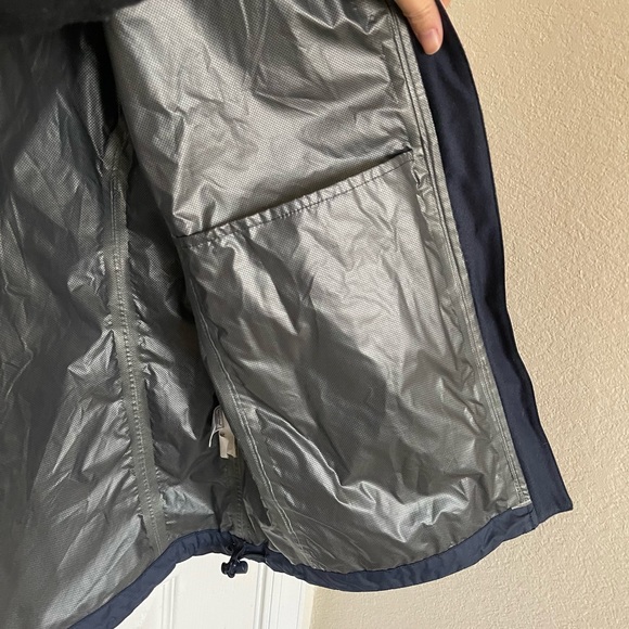 VINEYARD VINES Stow & Go Navy Blue with Pink Accents Raincoat - XS - flawed - Picture 13 of 15